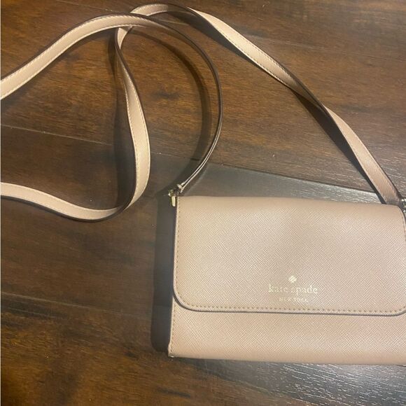 Kate Spade Light Pink crossbody purse - Picture 4 of 5